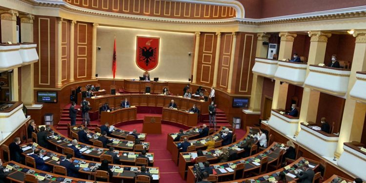Kuvendi voton 6 anëtarët e rinj të AMA-s