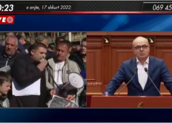 Nuk i priti askush te Kuvendi, banorët e 5 Majit zhvendosin protestën për te ambasada amerikane