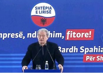 Basha flaku karrigen, Sali Berisha shpërthen nga Shkodra