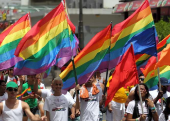 E FUNDIT/ Miratohet projekt-ligji që do lejojë martesat e gjinisë së njëjtë në Kosovë