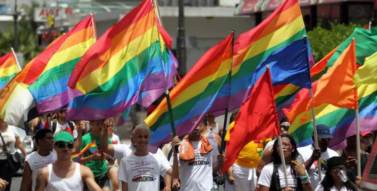 E FUNDIT/ Miratohet projekt-ligji që do lejojë martesat e gjinisë së njëjtë në Kosovë