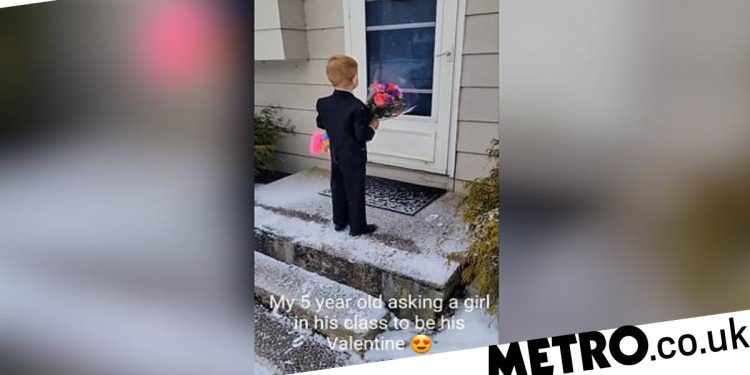 VIDEO/ 5-vjeçari i uron në shtëpi “Shën Valentinin” shoqes së tij, çfarë i thotë babait të vajzës