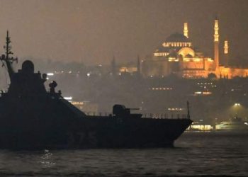 E FUNDIT/ Turqia sinjalizon se mund të bllokojë hyrjen në Detin e Zi