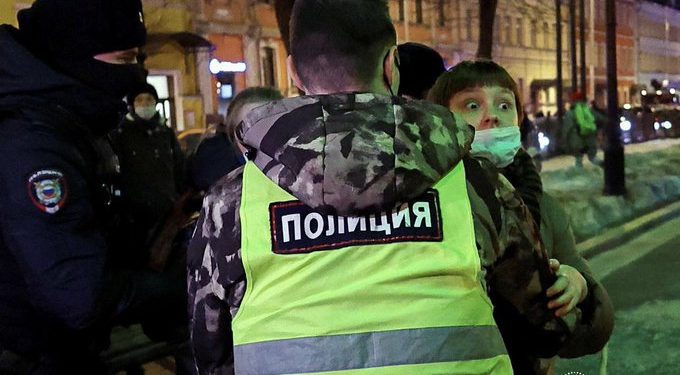 Nisin protesta në Moskë kundër luftës në Ukrainë