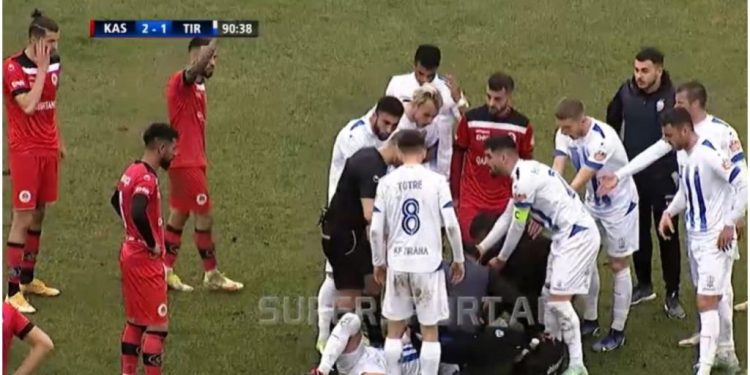 Sindikata e futbollistëve reagon për incidentin në ndeshjen Kastrioti-Tirana: Dhuna nuk ka lidhje me futbollin