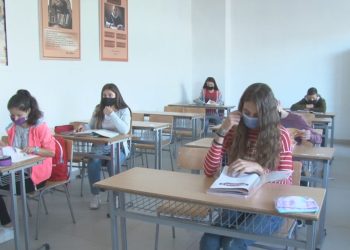 Defekt në kaldaja, nxënësit e një shkolle në Durrës braktisin klasat të alarmuar