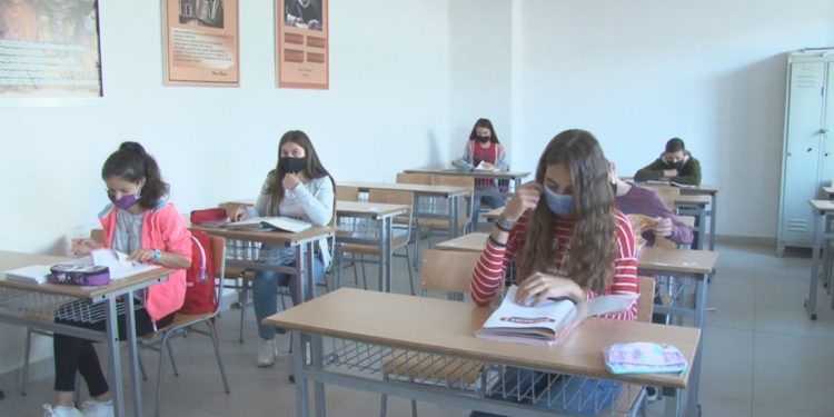 Defekt në kaldaja, nxënësit e një shkolle në Durrës braktisin klasat të alarmuar