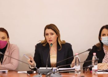 300 mijë vaksina Pfizer brenda marsit, Manastirliu: Kemi ulje të infektimeve dhe fataliteteve nga Covid