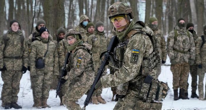 Komandantët rusë “çmenden” nga rezistenca ukrainase