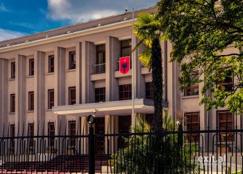 Pushtimi i Ukrainës, Meta mbledh Këshillin e Sigurisë Kombëtare