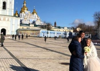 ‘Nën kambanat e luftës me Rusinë’, Në Kiev shqetësimi i një studenti është për dhuratën e Shën Valentinit