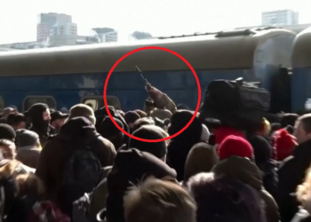 VIDEO/ Të shtëna me armë në një stacion treni në Kiev, njerëzit ulërijnë të tmerruar