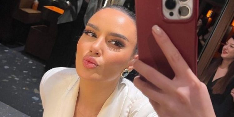 FOTO/ Publikohen fotot që nuk i ka parë askush, ja kë festoi Shën Valentinin Bora Zemani