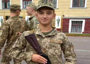 FOTO/ Tre ushtarë 18-vjeçarë ukrainas humbin jetën në frontin e luftës
