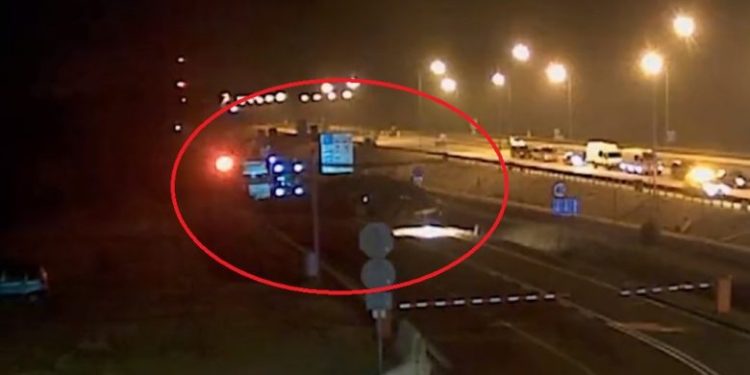 VIDEO/ Çfarë ishte kjo?! Helikopteri misterioz amerikan zbret në kufirin Ukrainë-Poloni