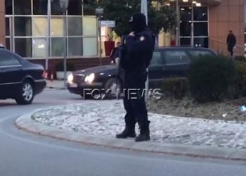 Policia e Shtetit dhe FNSH “blindojnë” hyrje-daljet e Fierit, kontrolle për persona me të shkuar kriminale