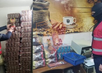 Sekuestrohen mbi 3 ton kafe kontrabandë në Kukës, procedohen tre persona