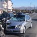 Aksident në Durrës, shoferi humb kontrollin e makinë dhe përplas motorin, i plagosuri niset drejt spitalit