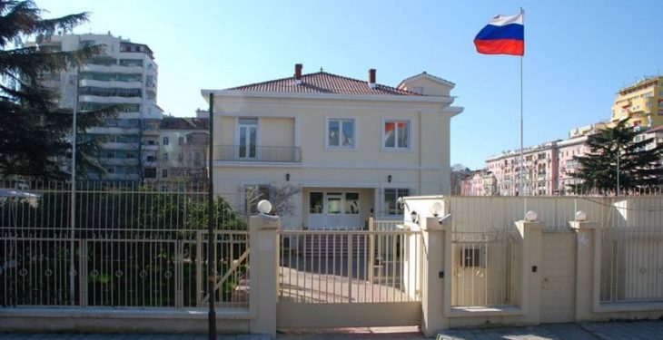 Ambasada ruse në Tiranë shpërndan deklaratën e zyrtares: Qëllimi i operacionit ushtarak, mbrojtja e popullsisë