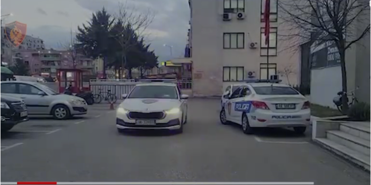 LAJM I FUNDIT/ Në kërkim ndërkombëtar për drogë, arrestohen 2 persona në Tiranë, njëri prej tyre italian