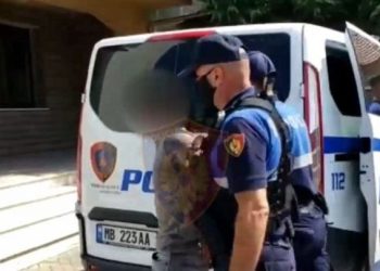 Shkodër/ Arrestohet 44-vjeçari me “Range Rover”, tentoi të kalonte emigrantë të paligjshëm