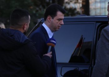 FOTO/ Kandidati i Bashës në Rrogozhinë del kriminel në Itali me dokument, gati prangat