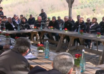 Sali Berisha në Durrës merr mbështetjen e fermerëve: Zgjedhjet e 6 marsit, fitore e sigurtë e Ardi Mukës