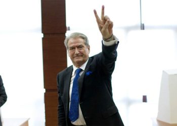 Rikthehet OPOZITA e shesheve dhe bazës, 6 Marsi dita e fitores së madhe