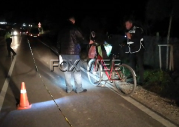 EMRI/ Me dy qese në biçikletë po kthehej për në shtëpi, kush është 56 vjeçari ‘fatkeq’ që humbi jetën