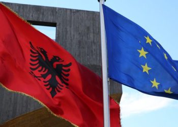 Komisioni Europian ngre shqetësimet për Shqipërinë: Niveli i lartë i korrupsionit dhe pagë-rrjedhja