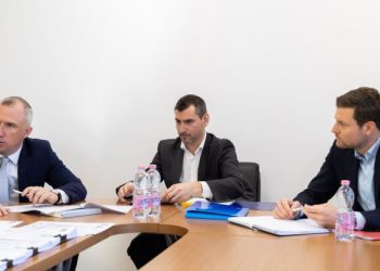 Delegacioni i UEFA-s takim me anëtarët e shoqatave rajonale në FSHF, në fokus pretendimet për parregullsi në zgjedhje