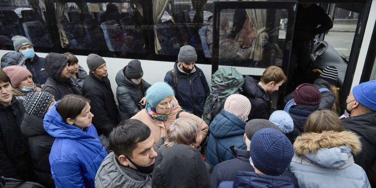 Ukrainasit që jetojnë jashtë vendit rikthehen për të luftuar: Nëse jo ne, kush tjetër?! Rusët duhet të kenë frikë