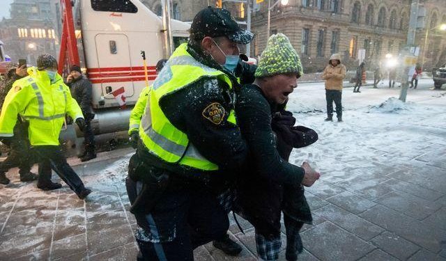 Vazhdojnë protestat kundër masave anti-covid, 100 të arrestuar në Kanada