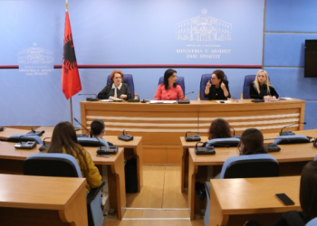 Kushi prezanton Rregulloren e Maturës Shtetërore 2022