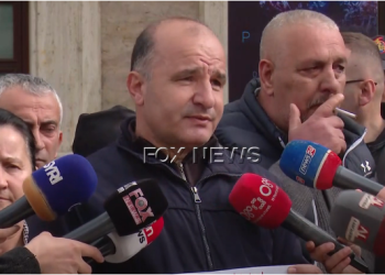 “Ai shesh dikujt i është premtuar’, dhjetra qytetarë protestë te kryeministria: Si është devijuar projekti i Unazës së Madh