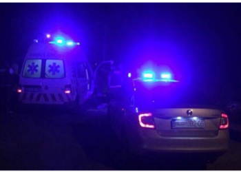 Përplasen ‘keq’ dy makina në kryeqytetin shqiptar, plagosen 4 persona