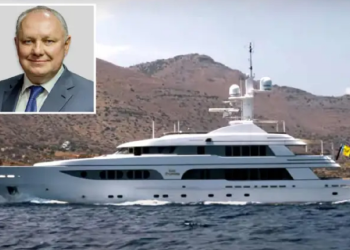 Marinari ukrainas “merr hak” për luftën! Fundos anijen super-luksoze të shefit të tij rus që furnizonte vendin me armë