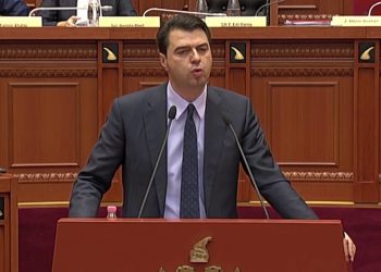 Luli zgjohet në orën 11:00 dhe pa larë sytë akoma dënon agresionin e Rusisë mbi Ukrainën