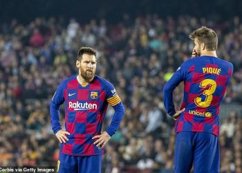 Pique tradhtoi Messi-n/ Ishte ai që i kërkoi Presidentit largimin e argjentinasit nga Barcelona