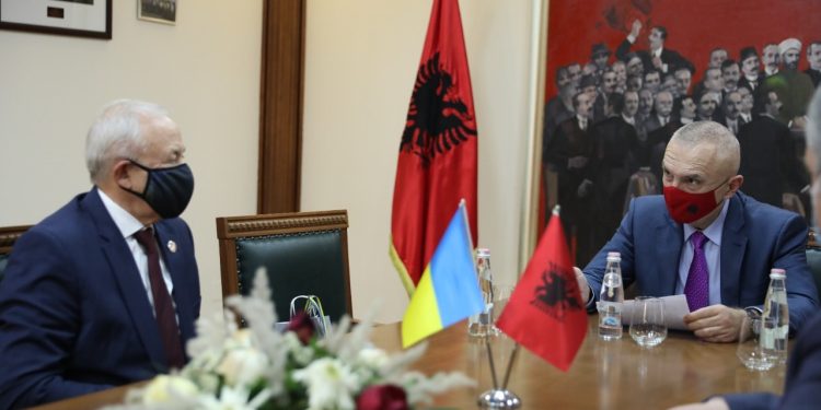 Lufta, Meta takon ambasadorin ukrainas: Jemi në një linjë me BE-në dhe NATO-n