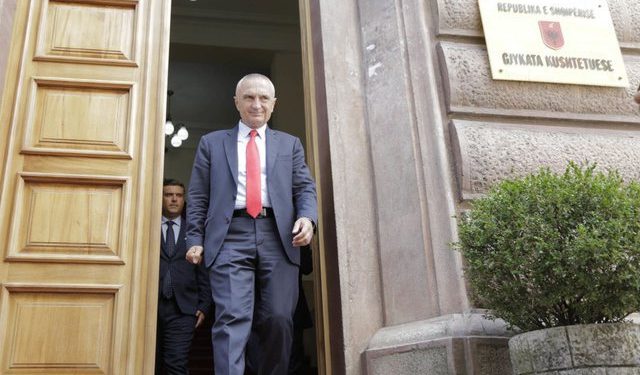 EMRI/ I vetmi që votoi PRO shkarkimit të Metës, kush është gjyqtari i Kushtetutës