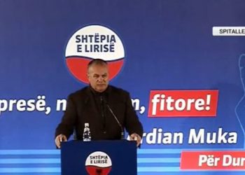 Ardian Muka i bindur në fitore prezanton programin/ Ka ardhur koha për ndryshim në Durrës
