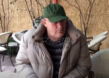 VIDEO/ Kërkonte pastruese “jo me ngjyrë”, pronari i lokalit: Nuk e kam vendosur unë njoftimin