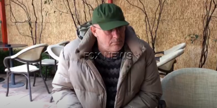 VIDEO/ Kërkonte pastruese “jo me ngjyrë”, pronari i lokalit: Nuk e kam vendosur unë njoftimin