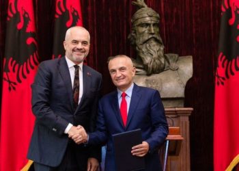 A do të pasojë shkarkimi i Metës me shpalljen e tij ‘non grata’? Ja si përgjigjet Rama