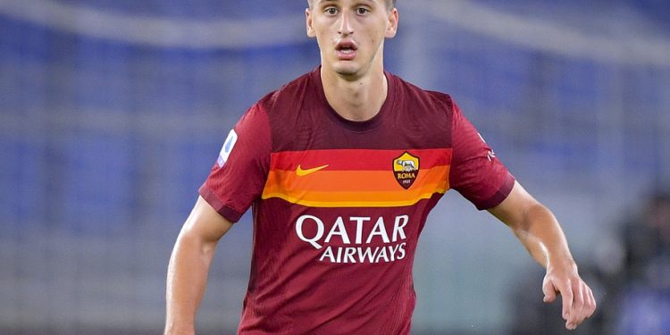 Kumbulla solidarizohet me Ukrainën: Shpresoj të kenë një mundësi të re, siç e kishte familja ime