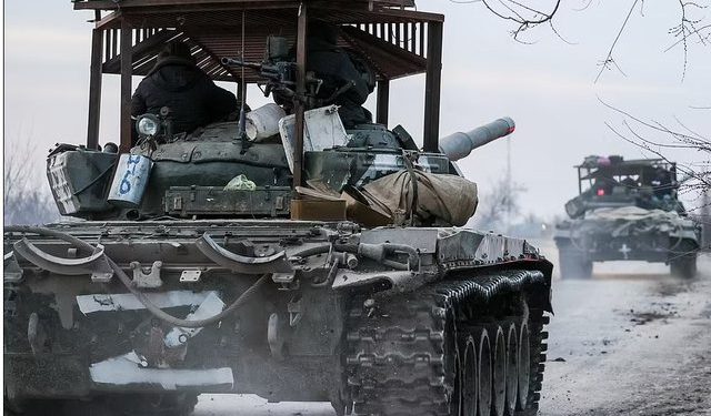 Rusia nisi sulmin amfib, një e treta e fuqisë së saj luftarake e grumbulluar për pushtim në Ukrainë