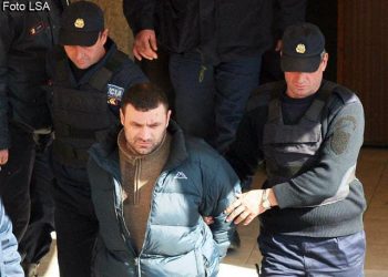 Nën masa të rrepta sigurie, Emiljano Shullazi lë qelinë e burgut dhe transportohet drejt spitalit