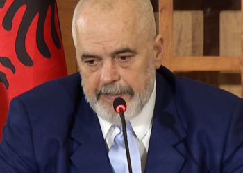 “Ne nuk kemi raketa e avionë, po shpërtheu lufta nuk e evitojmë dot”/ Rama: Pozicioni ynë është ‘komod’