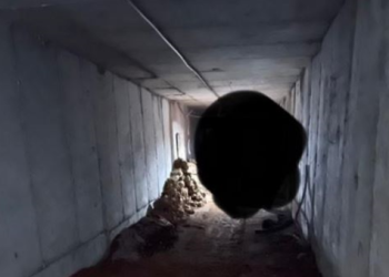 Skenari si në filma/ Rrëfimi i punonjëses së bankës që do grabitej: Pllaka ishte hequr nga dyshemeja, vëreja 6 vrima dhe…